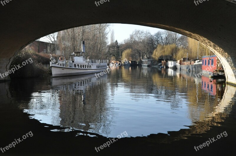 Boat River House On The Water Bridge Berlin