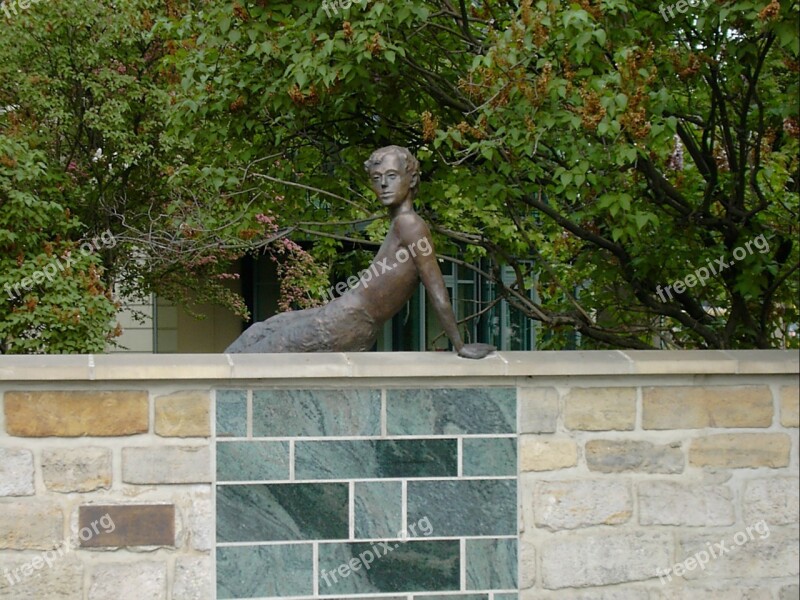 Erich Kästner Bronze Sculpture Albert Square Chairman Young On The Wall