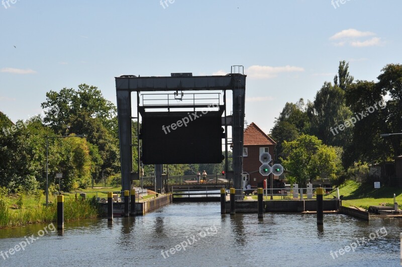 Lock Müritz Water Way Channel Water