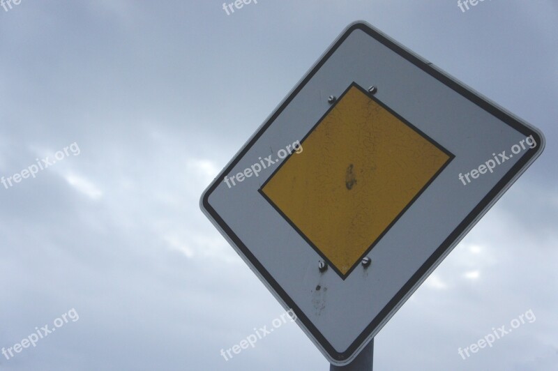 Main Road Right Of Way Traffic Sign Road Sign Shield