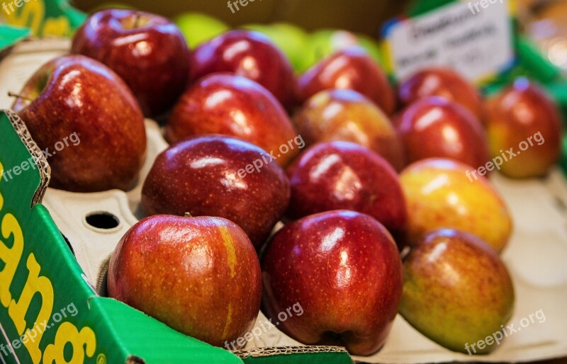 Apple Healthy Ripe Red Delicious