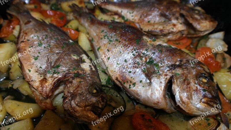 Sea Bream Fish Vegetables Fish Pan Food