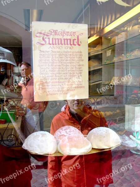 Window Mirroring Pastry Shop Meißner Zai Pastries