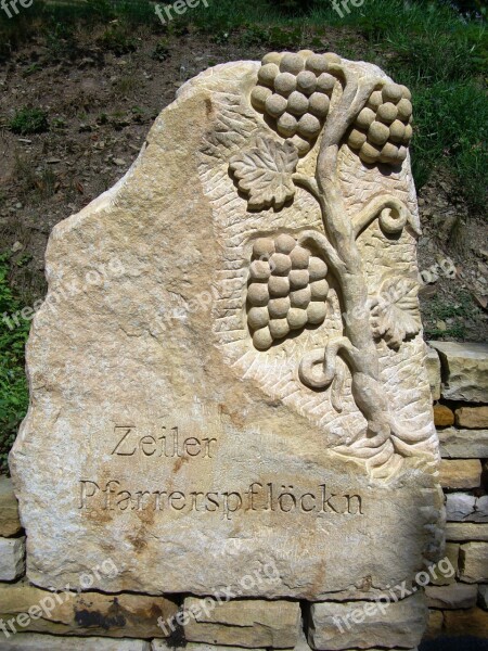 Vineyard Relief Stone Art Grapes