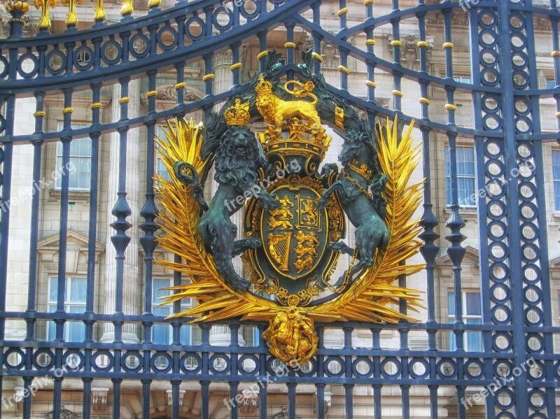 Arms Port Buckingham Palace London