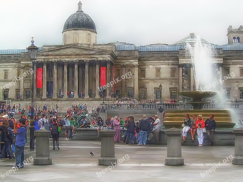 Square Trafalgar Fountain London People