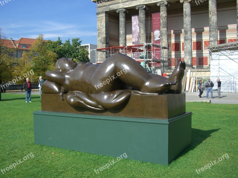 Botero In Berlin Bronze Sculpture Pleasure Garden Old Museum Free Photos