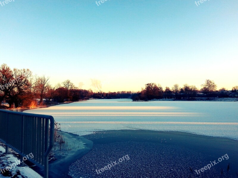 Lake Frozen Cold Winter Smoke