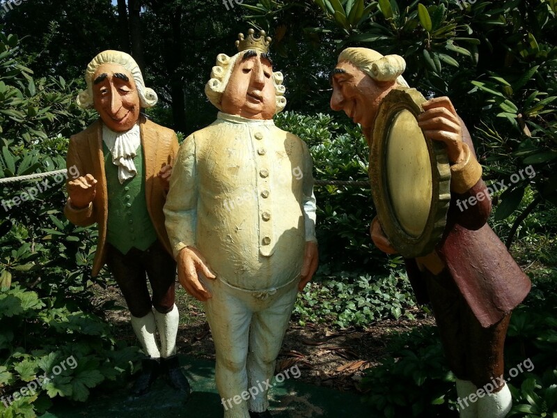 Sculpture Garden Fairy Tales Figure King