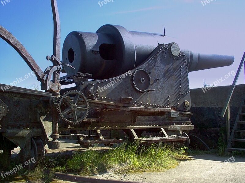 Old Russian Coastal Cannon Cannon Sunny