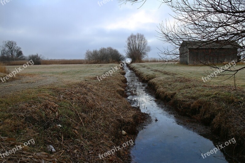 Frost Hoarfrost Entwạ̈sserungskanal Channel Meadow