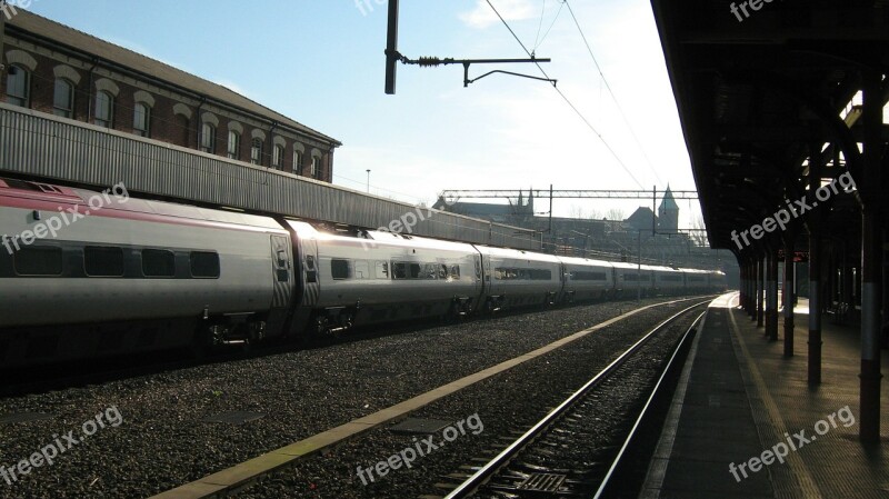 Train The Station Light Tracks Speed