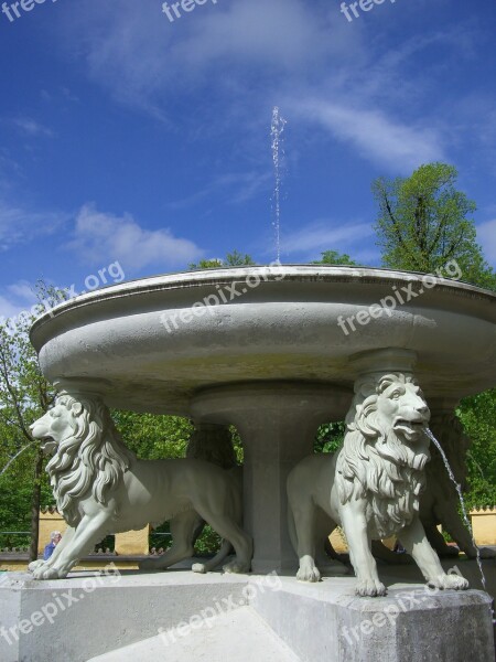 Lion Fountain Fountain Schlossgarten Hohenschwangau Sky