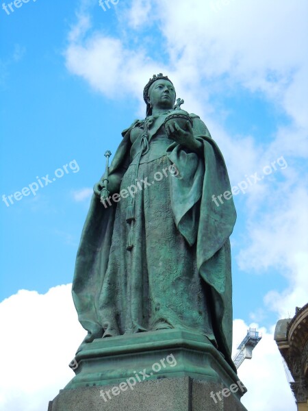 Statue Monument Birmingham Queen Victoria