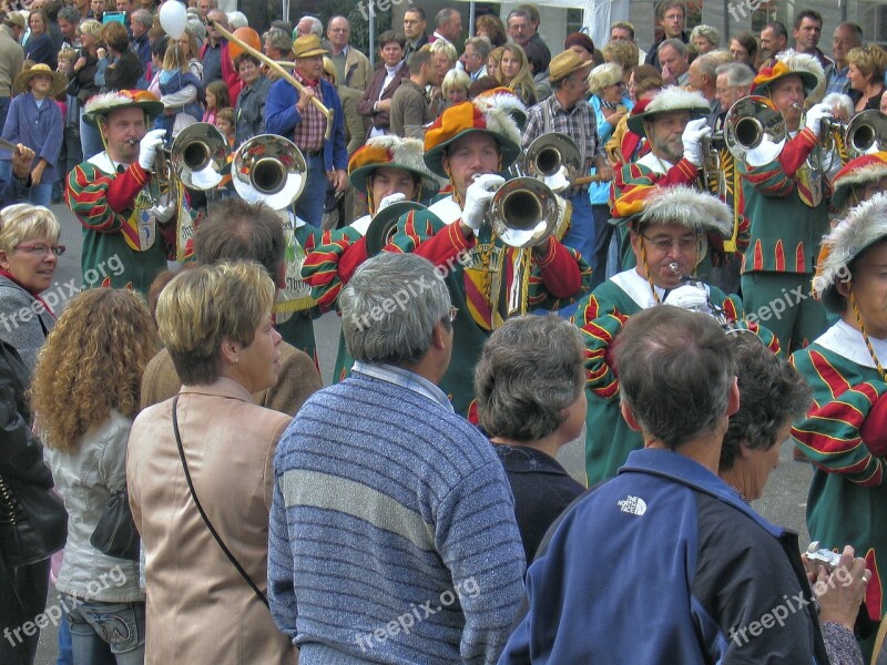 Move Musicians Chapel Festival Street Festival