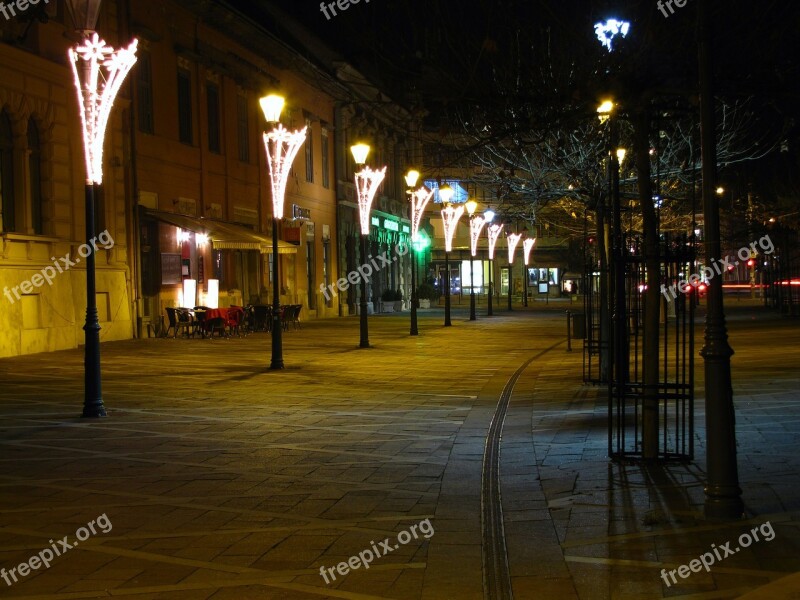 Walking Street Lamps In The Evening Esztergom Free Photos