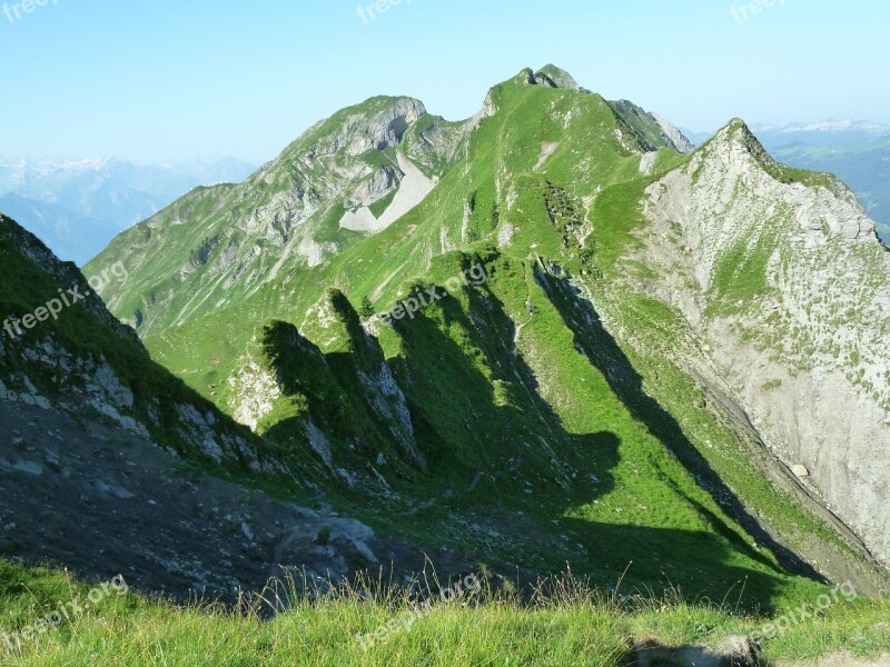 Brienz Red Horn Ridge Bergtour Alpine Summer Hiking