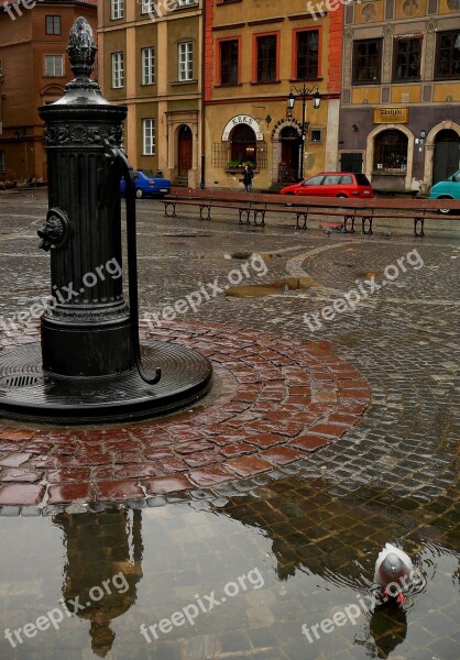 Warsaw Old Town Square The Pump Pool