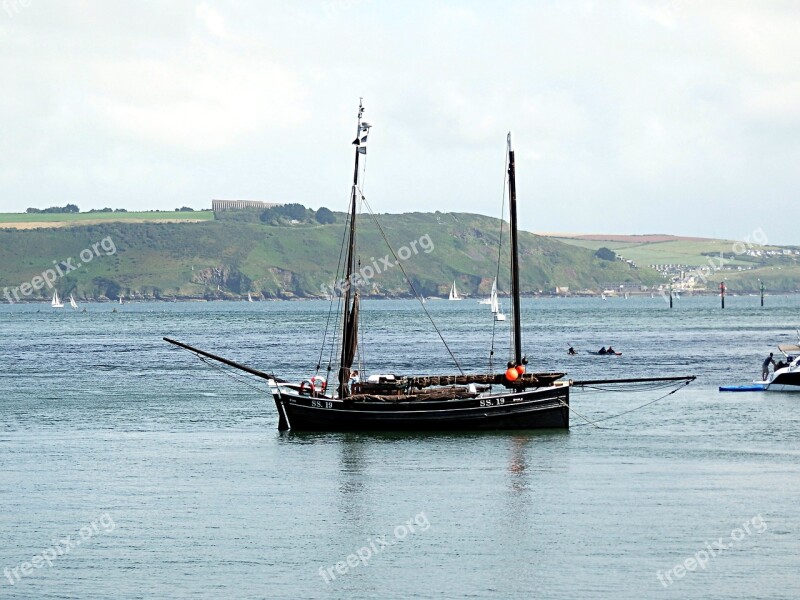 Coastal Scene Boating Boats Estuary Nature