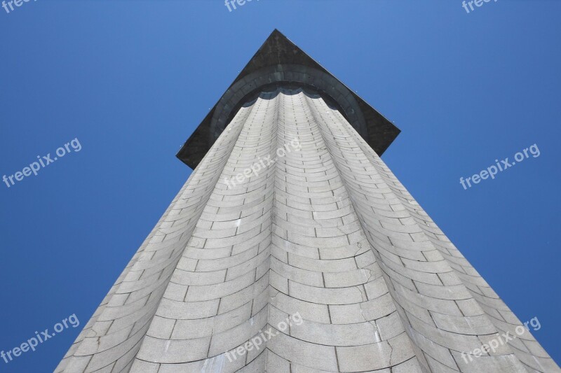 Monument Column Tall Upward Looking Up