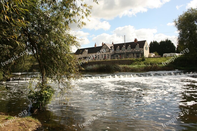 England Pub Historical Water River