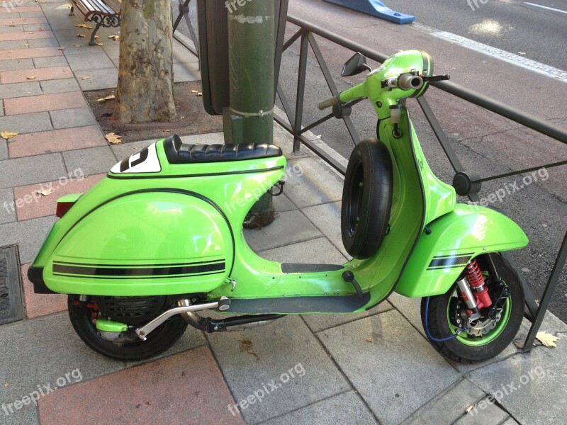 Moto Scooter Green Old Restored