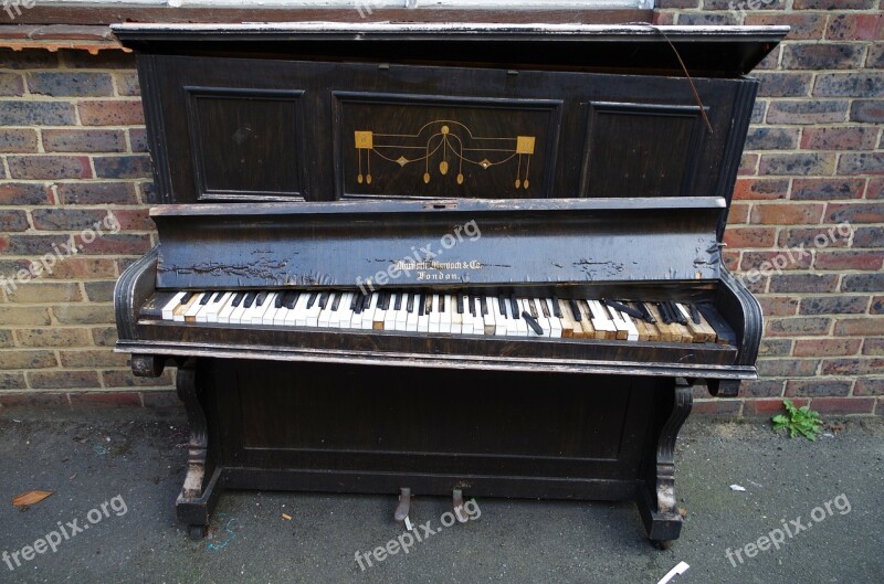 Piano Keyboard Instrument Damage Damaged Broken