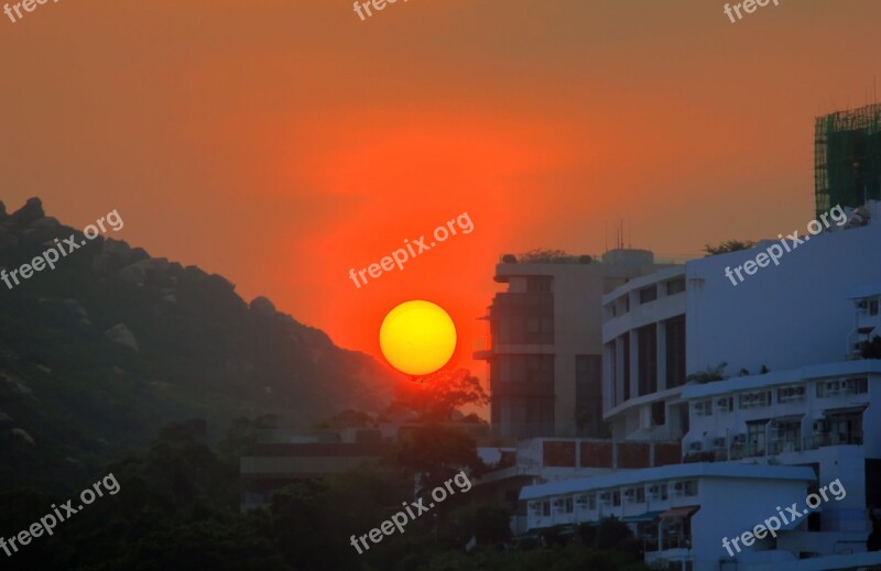 Sun Sky Red Hotels Scenic