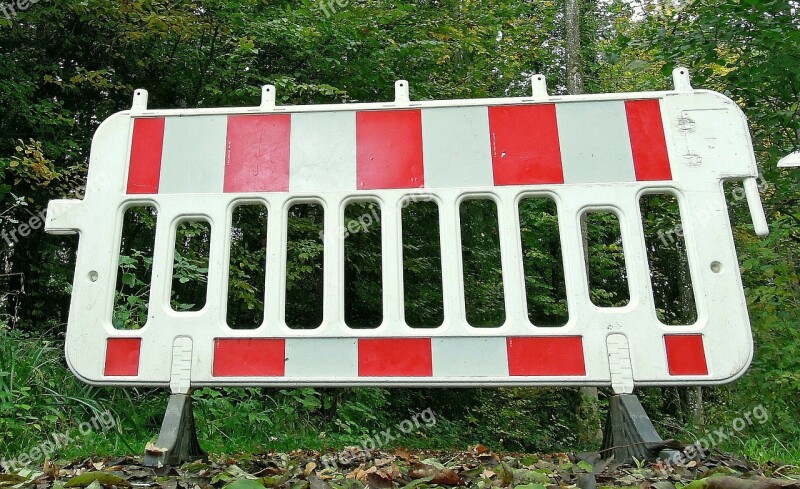 Backup Barrier Road Red Demarcation