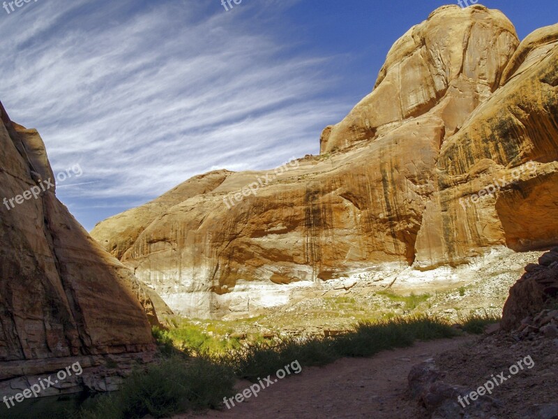 High Rock Near Rainbow Bridge Lake Powell