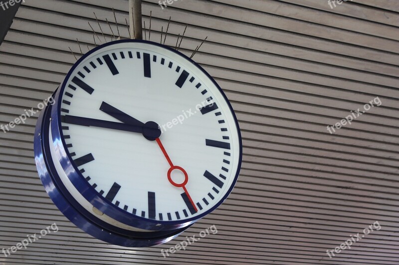 Train Clock Time Platform Railway Station