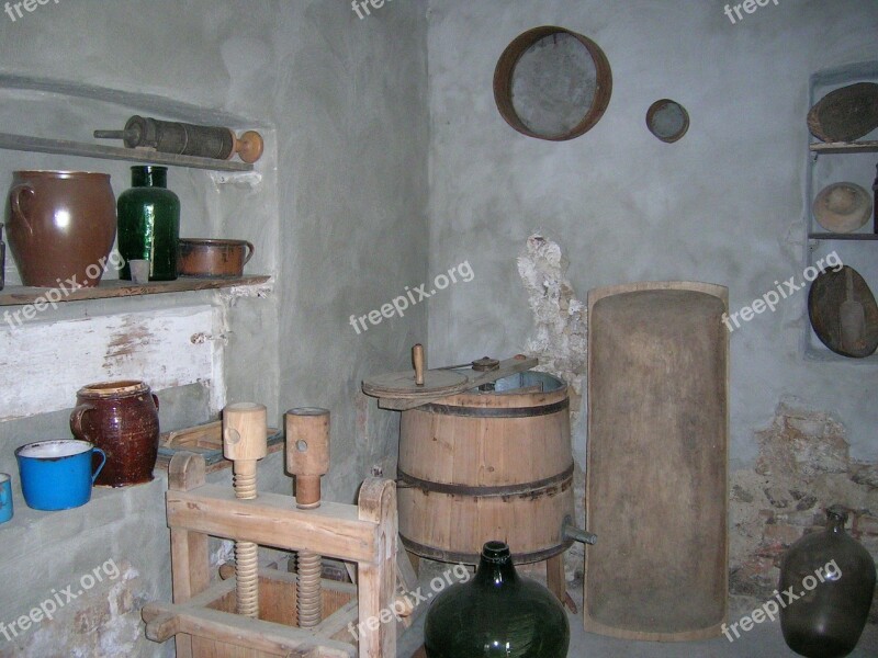 Kdyne Museum Ancient Chamber Of Builders Old Dishes