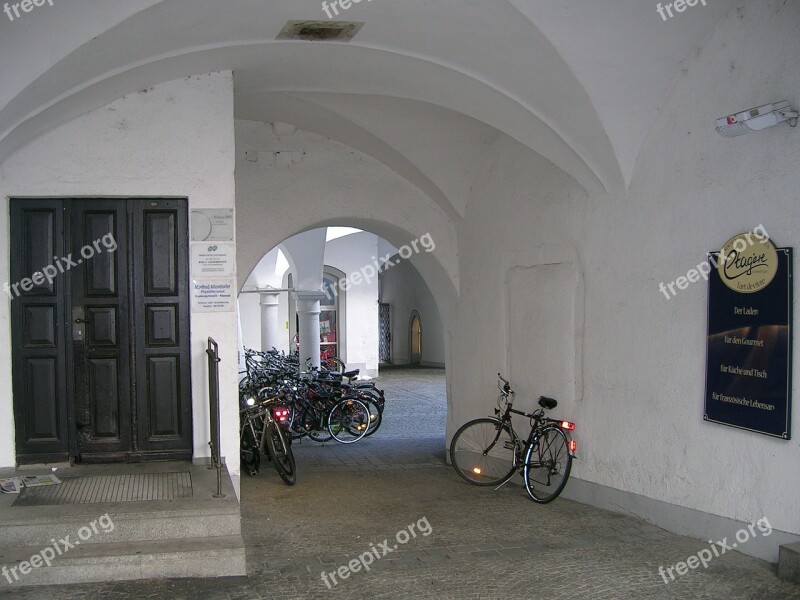 Bicycles Backyard Bourgeois Historic Center Free Photos