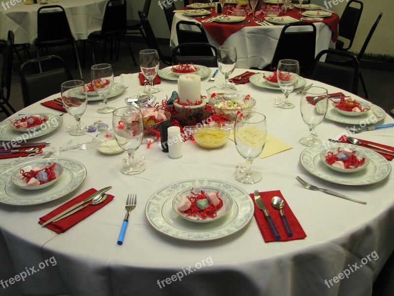 Table Setting Red White Valentine