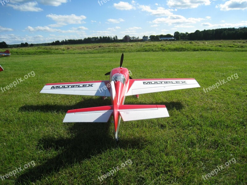 Model Airplane Colors Airfield Grass Summer