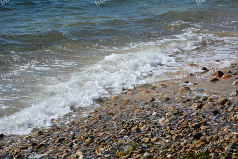 Martha's Vineyard Beach Rocks Ocean Waves