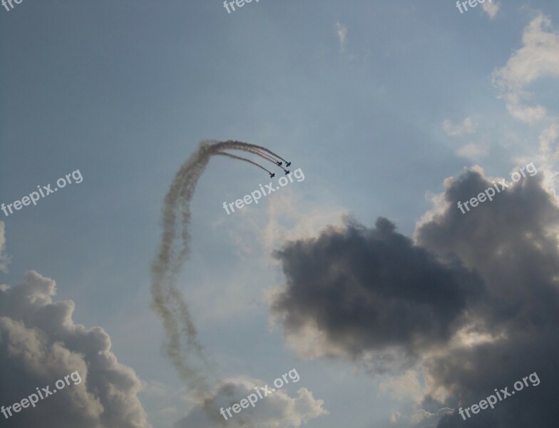 Airshow Formation Flying Aerobatic Display Sky