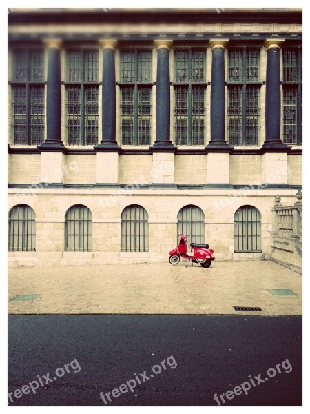 Belgium Building Roller Moped Red