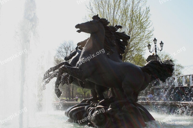 Fountain Alexander Gardens Moscow Statue Of Four Wild Horses Water Spraying