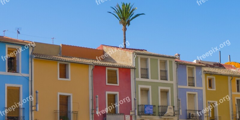 Buildings Color Palm Tree People Silent