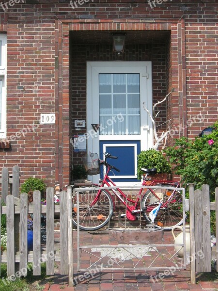 Input Door Bike Inviting Friendly