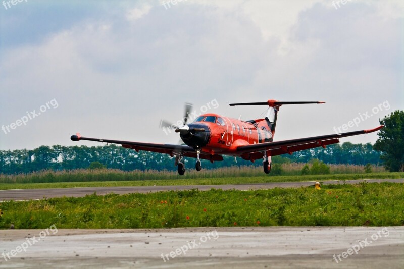 Takeoff Airplane Aircraft Runway Airport