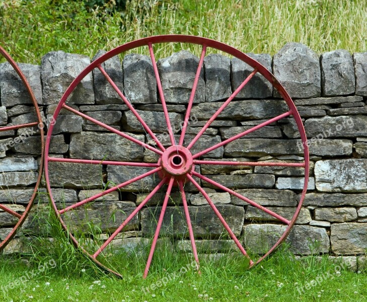 Wagon Wheel Wheel Old Red Leaning