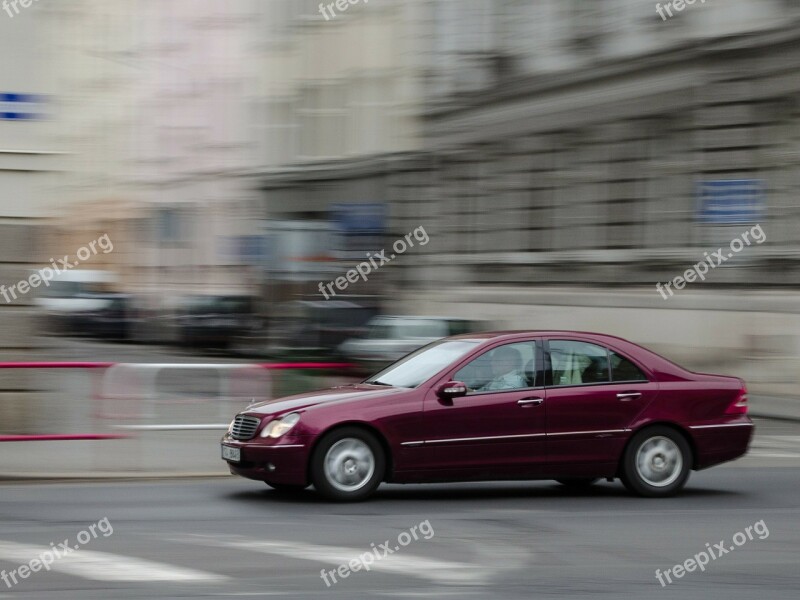 Car Mercedes Motion Panning Path