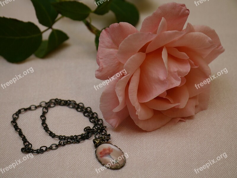 Rose Flower Necklace Ornament Imitation Jewelry