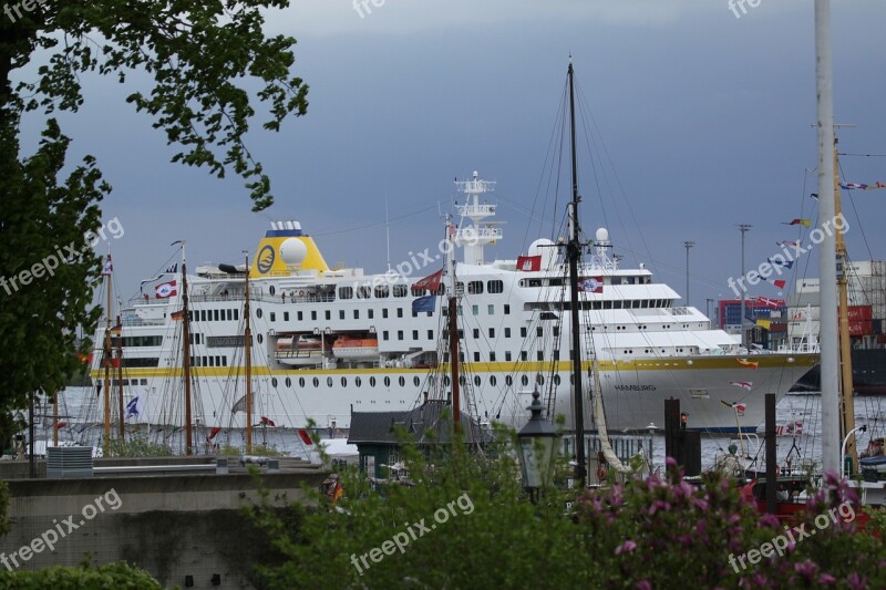 Hamburg Elbe Port Germany Boats