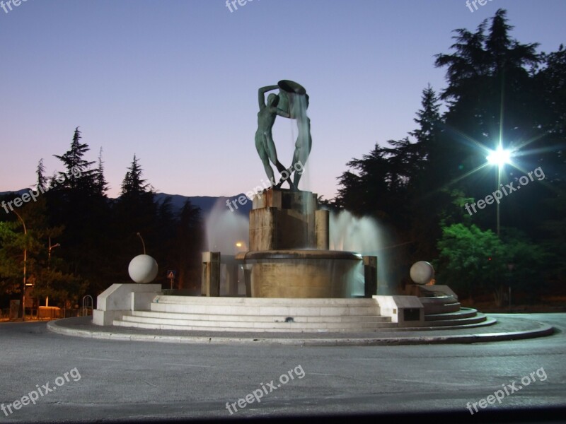 Statue Monument City Fontana L'aquila