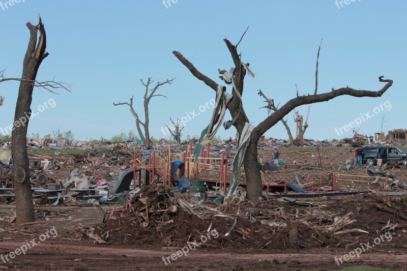 Tornado Destruction Moore Oklahoma Veterans Memorial Park