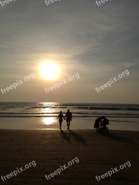 Lovers Mother Baby Sea Beach