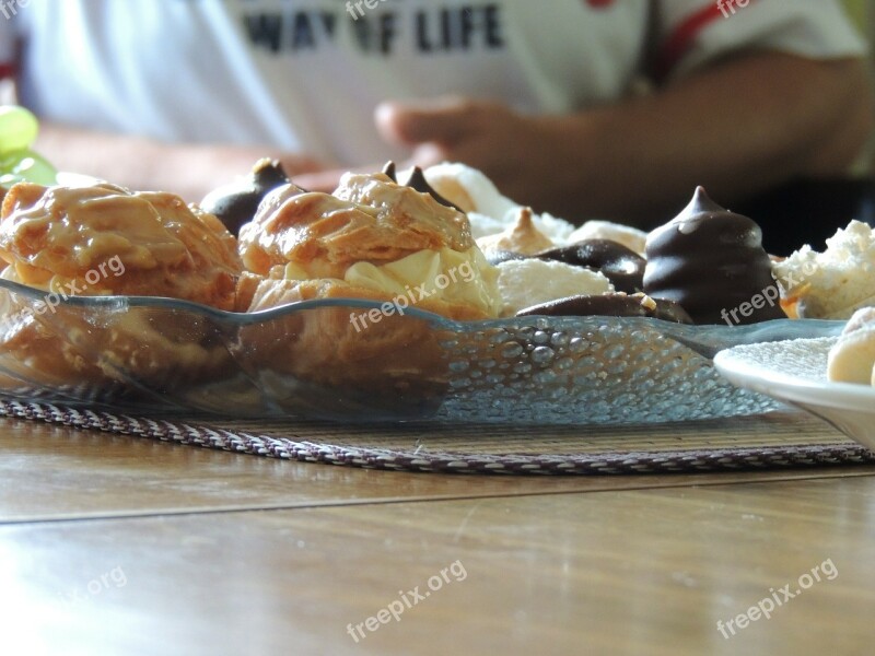 Itch Sweet Chocolate Seating Cups